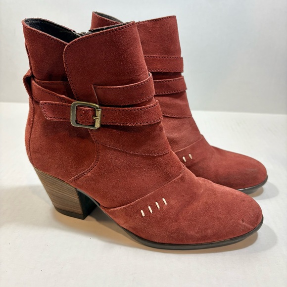Sundance Suede Ankle Bootie Size 39 Rust Red Brown Buckle Accent Cowgirl Western - Picture 1 of 14